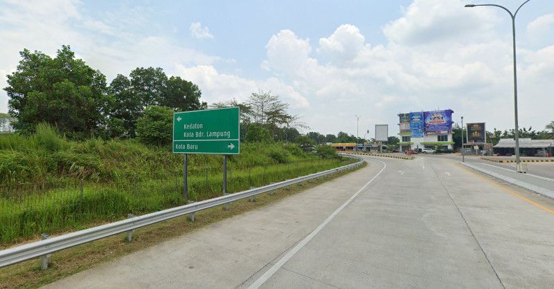 Simpang pintu tol Itera Kota Baru - Bandar Lampung